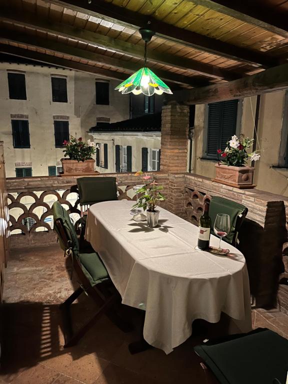 Via Vittorio Emanuele 60 – Lucca